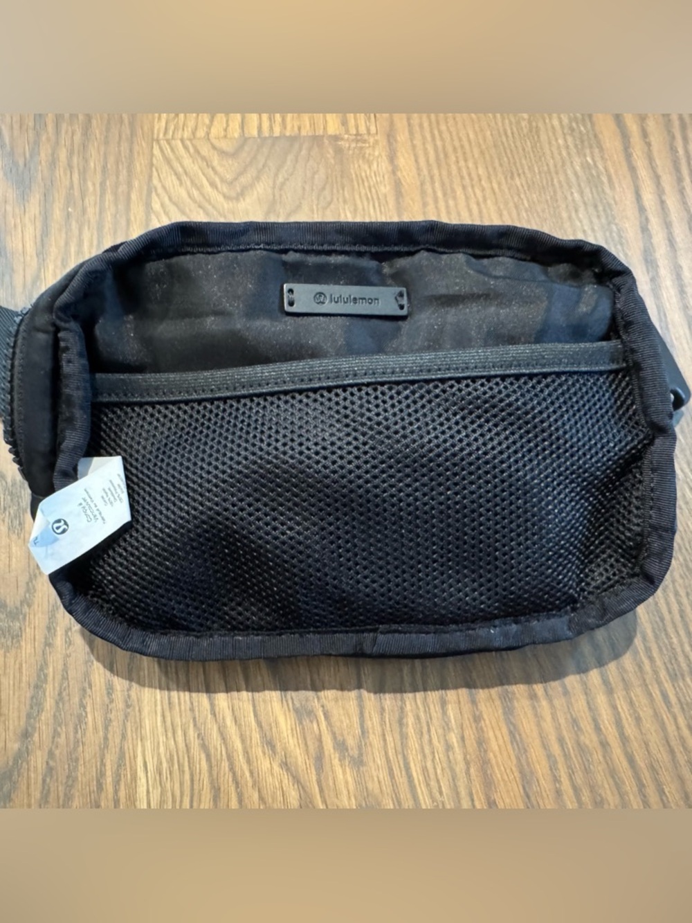 Lululemon Everywhere Belt Bag 1L in Black - Picture 4 of 11